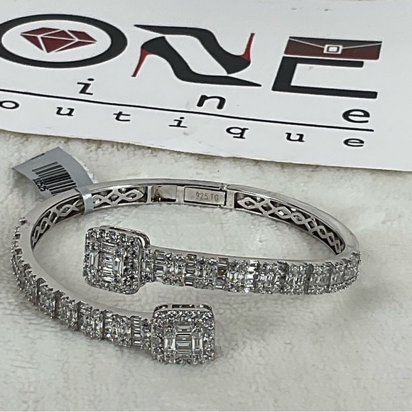 Super Duo Bangle and Zirconia Ring🎄🔥 - Picture 7 of 10